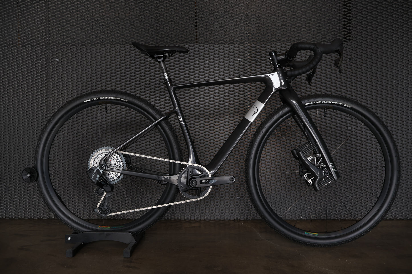 Lauf Seigla Weekend Warrior E1 (Small) Basalt Black - Glossy